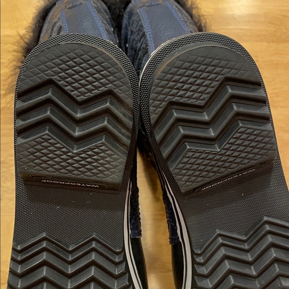 Sorel Navy Blue Black Faux Fur Lace Up Winter Boots Tan Laces Size 8 Waterproof - Picture 11 of 16